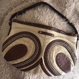 I’ll have the canvas leather combo, plz!